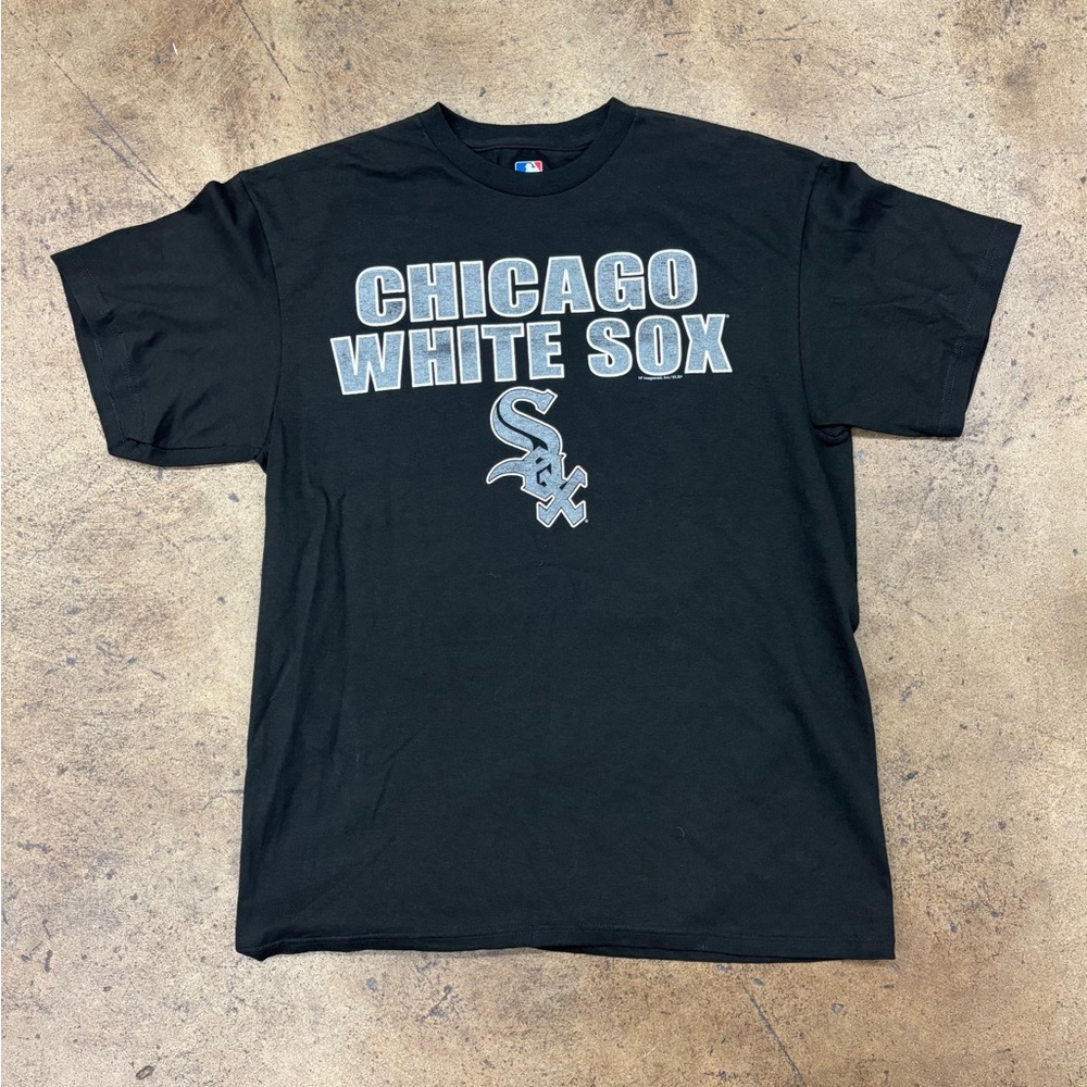 Majestic Black Tee with Chicago White Sox Design